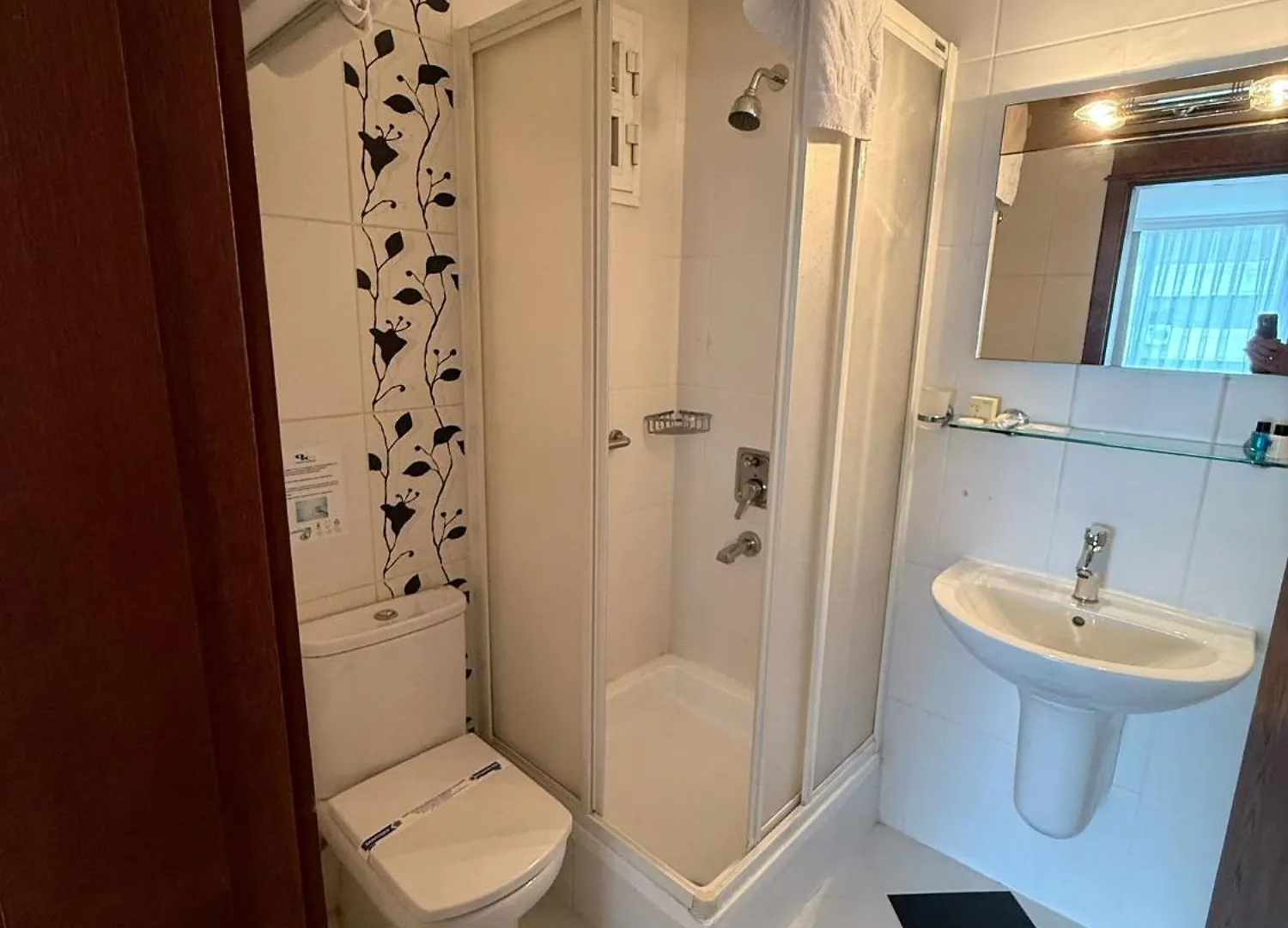 לינה וארוחת בוקר איזמיר Otel Kaya