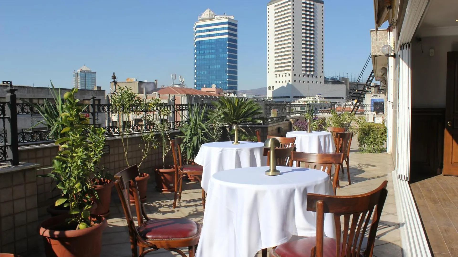 לינה וארוחת בוקר איזמיר Otel Kaya